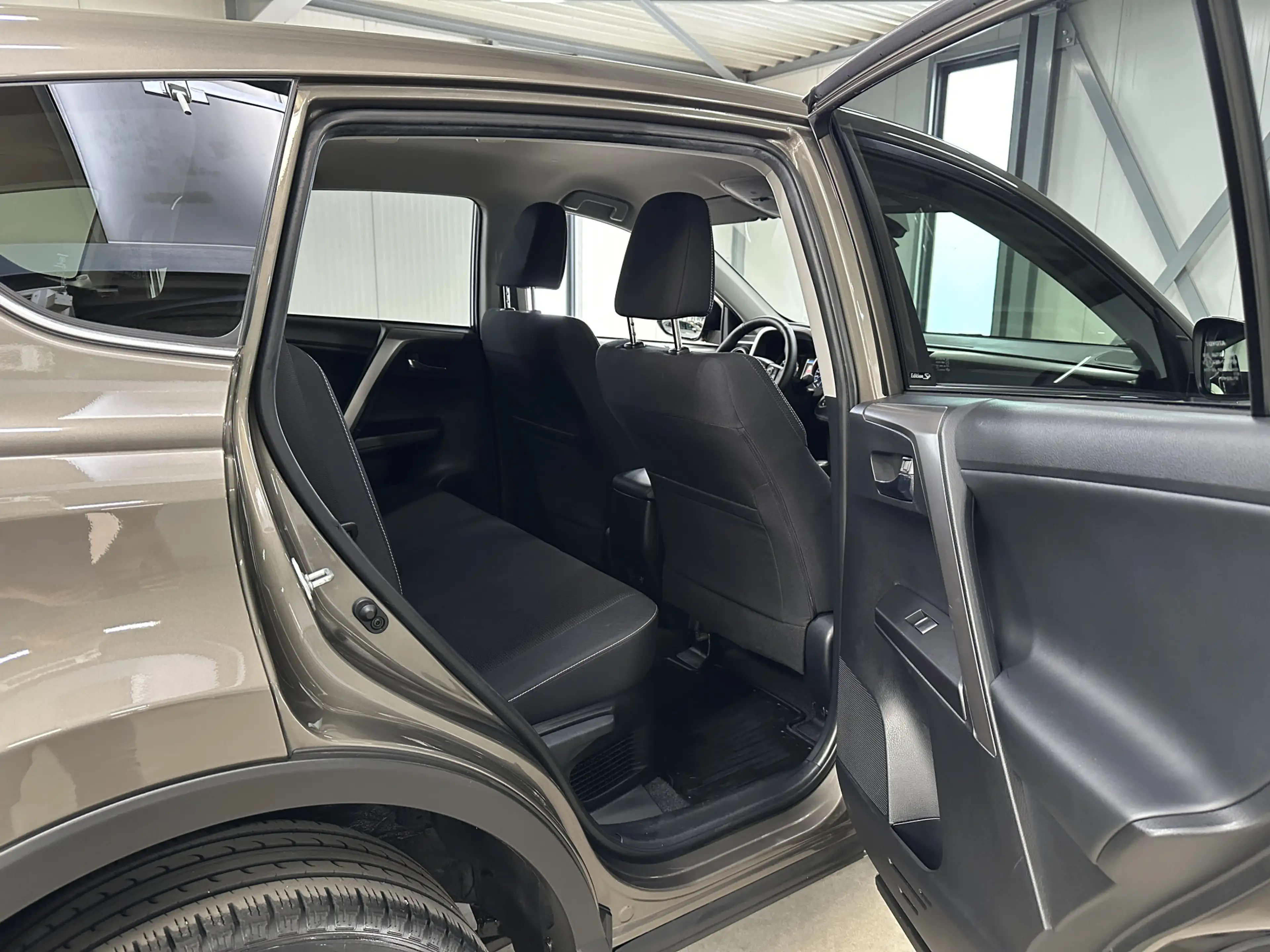 Toyota RAV 4 2.5 Hybrid Dynamic Sport | Navi | Camera | — photo 26