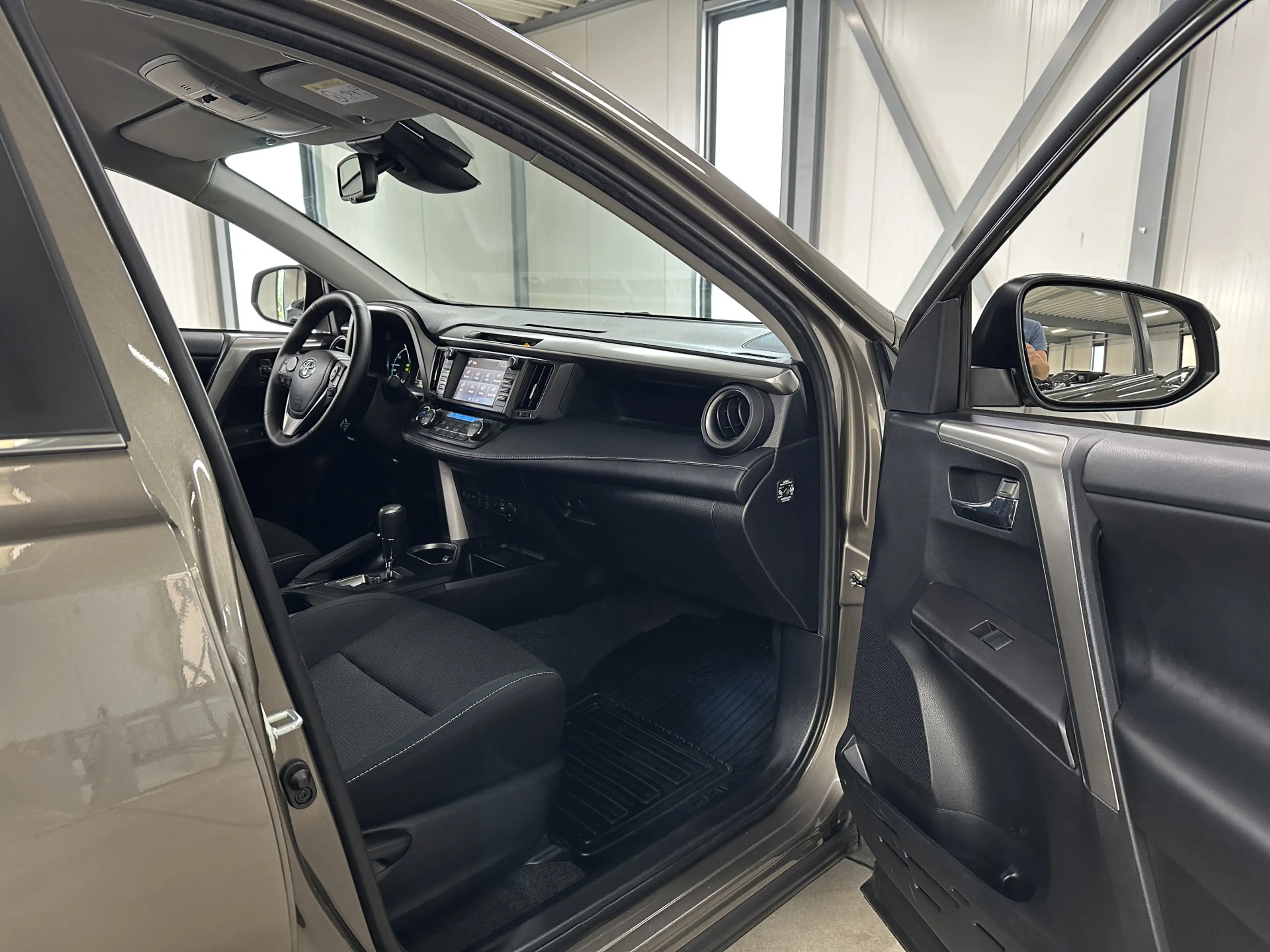 Toyota RAV 4 2.5 Hybrid Dynamic Sport | Navi | Camera | — photo 28