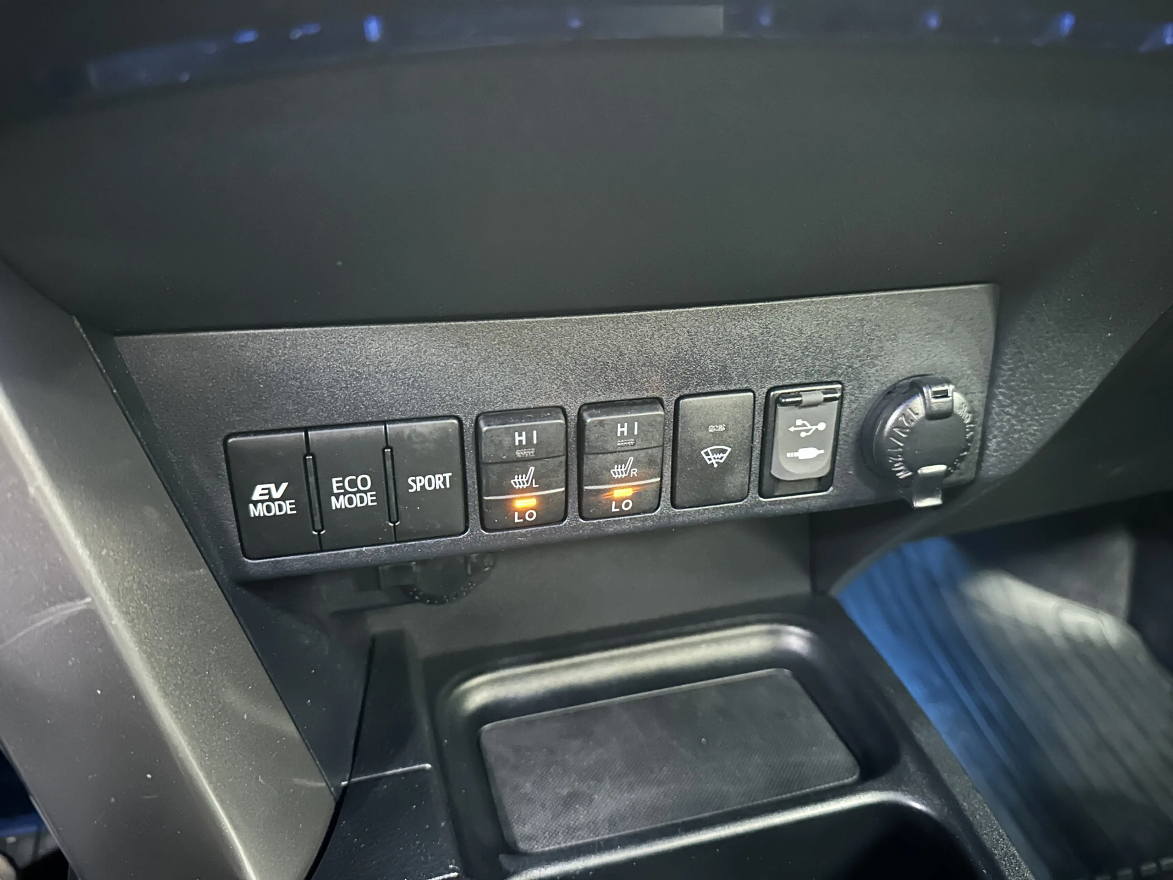 Toyota RAV 4 2.5 Hybrid Dynamic Sport | Navi | Camera | — photo 18