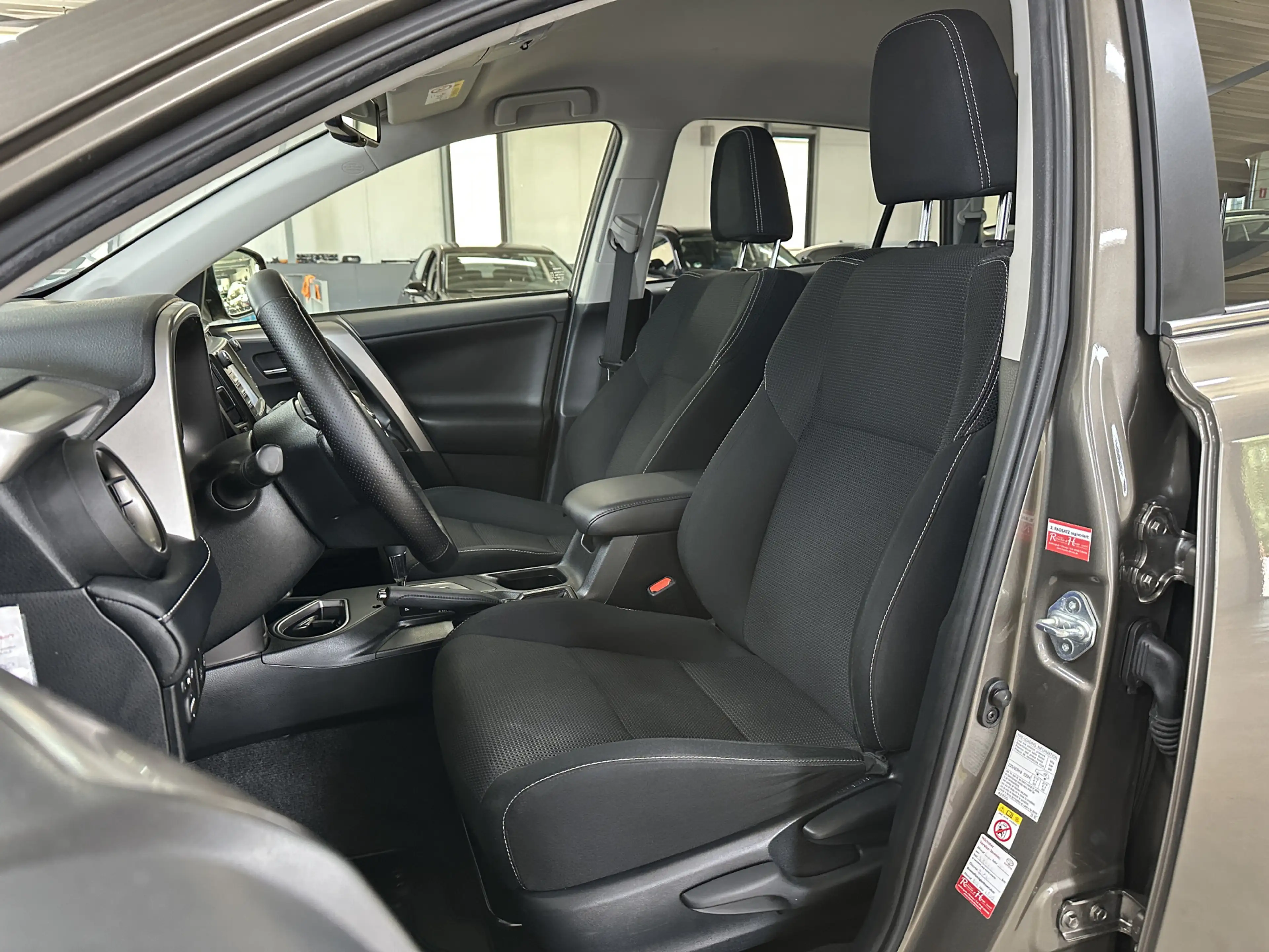 Toyota RAV 4 2.5 Hybrid Dynamic Sport | Navi | Camera | — photo 3