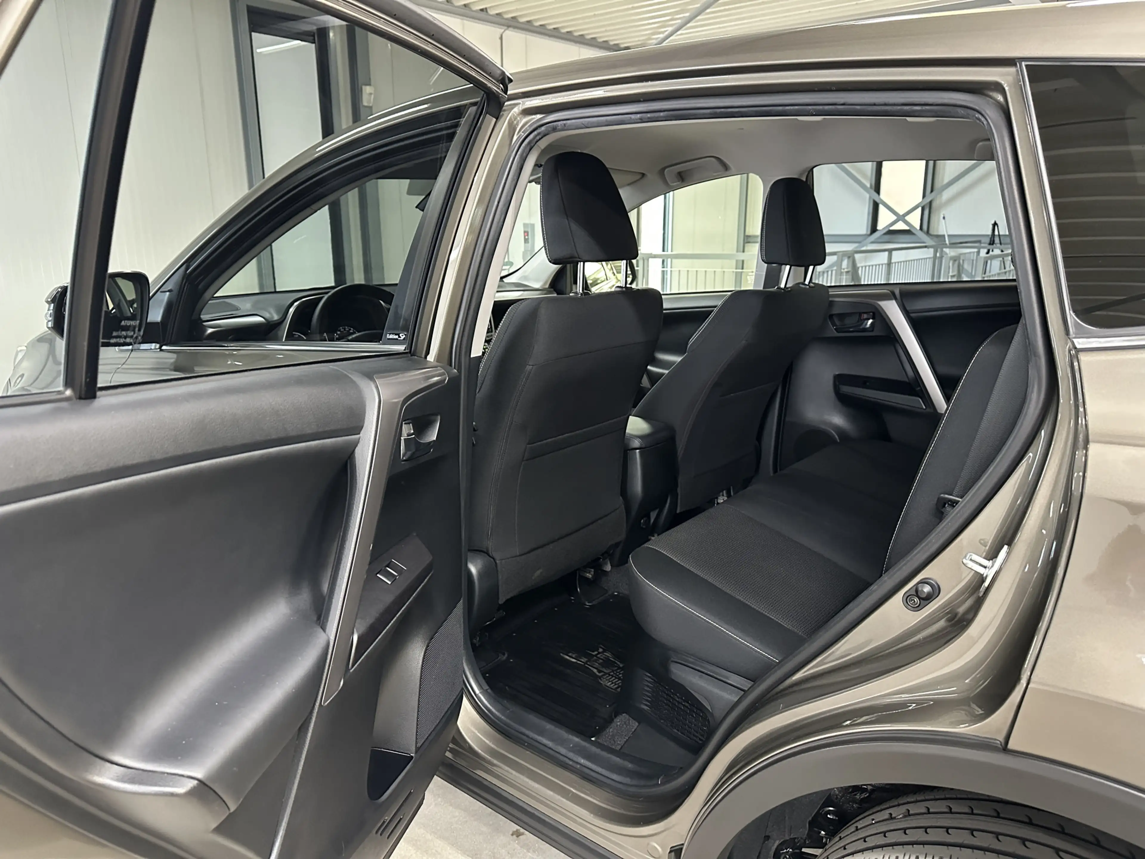 Toyota RAV 4 2.5 Hybrid Dynamic Sport | Navi | Camera | — photo 22