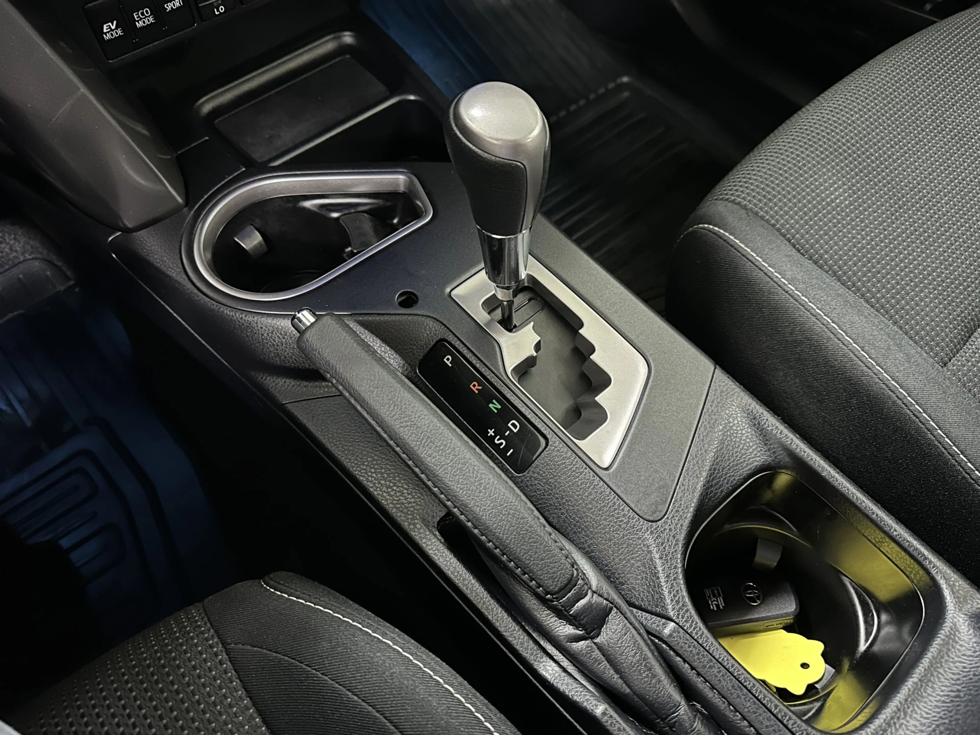 Toyota RAV 4 2.5 Hybrid Dynamic Sport | Navi | Camera | — photo 19