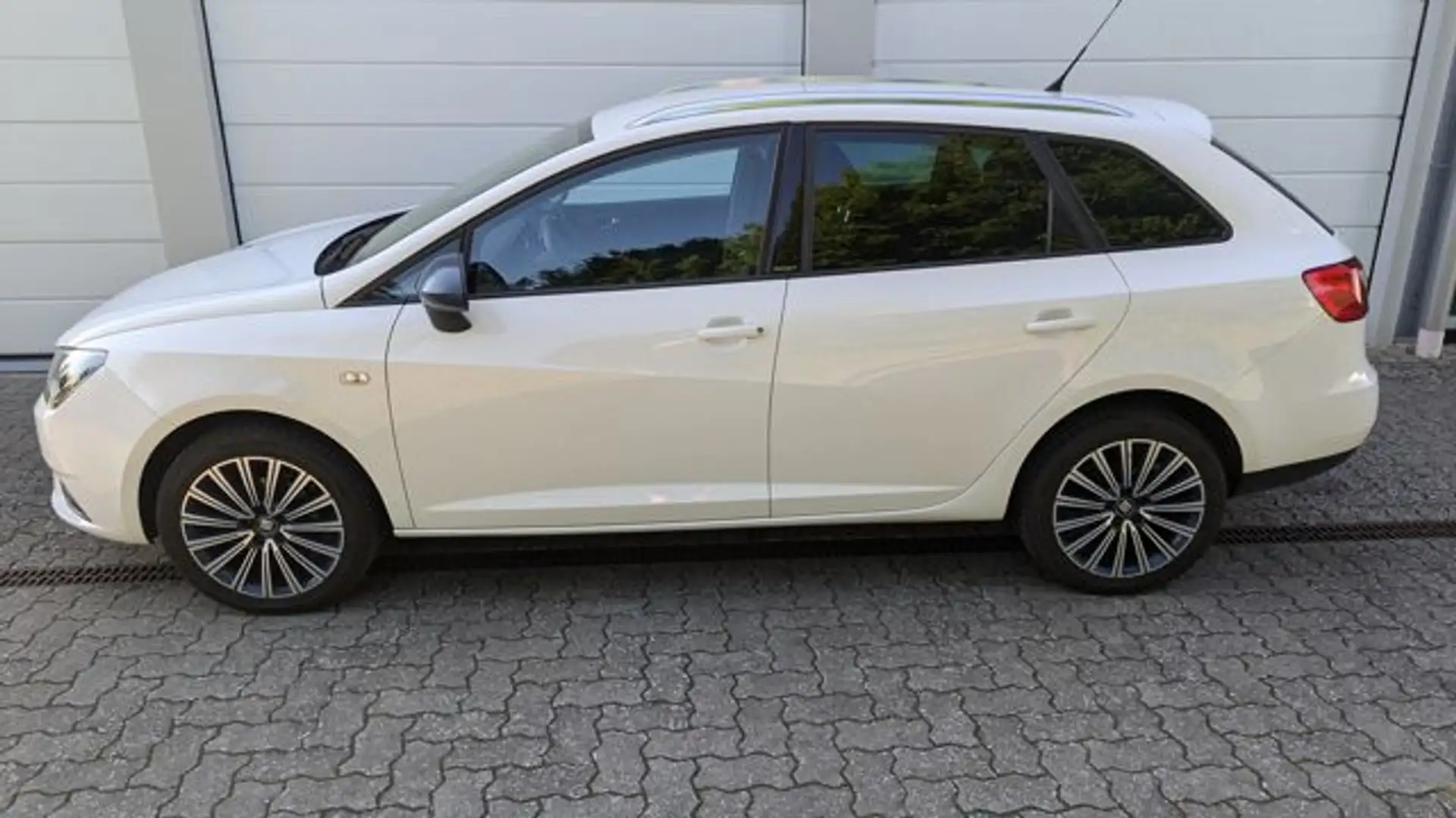 SEAT Ibiza ST Connect*Alufelgen*2 Hand*90.572 Km* Blanc - 2