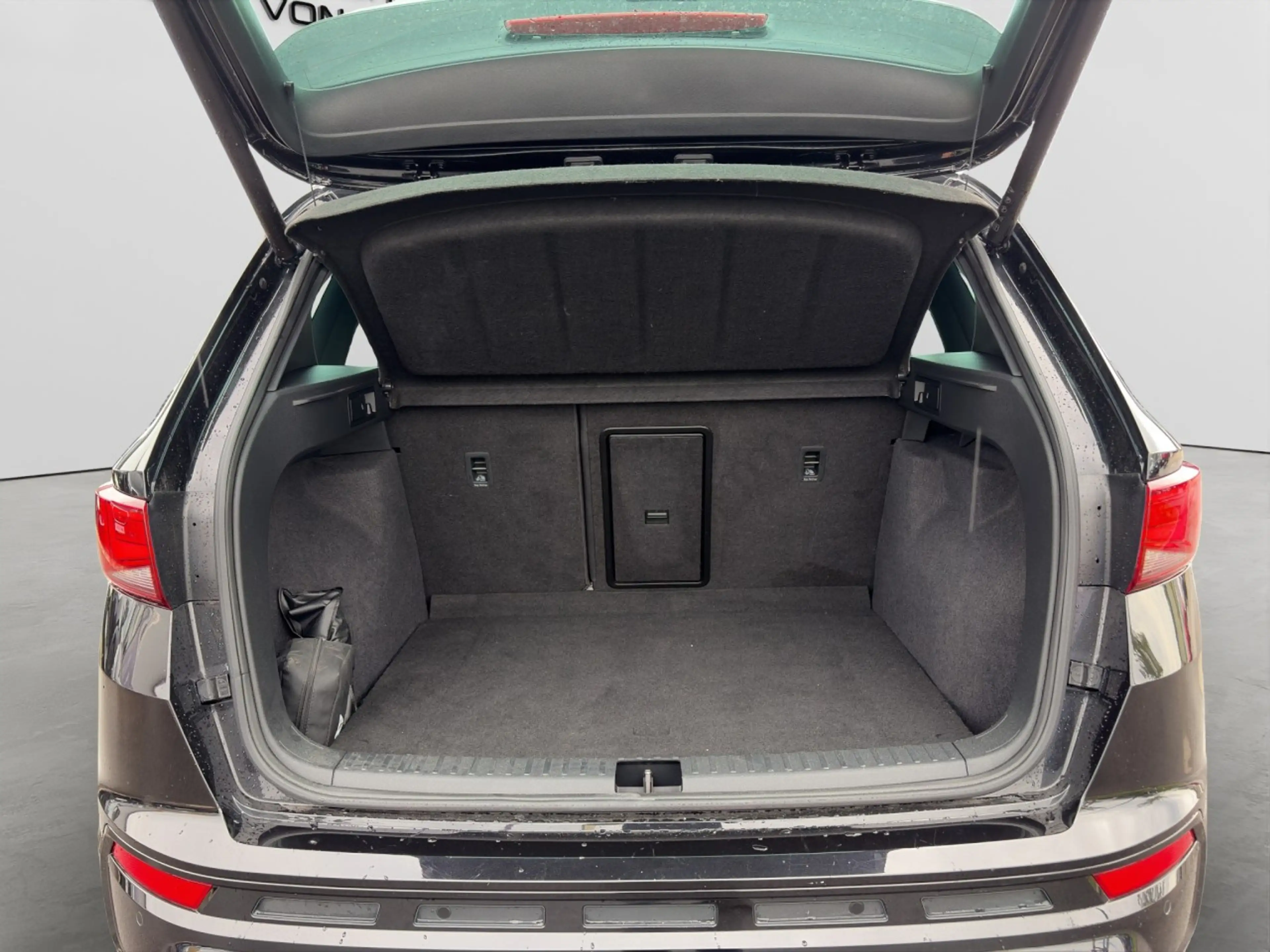 CUPRA Ateca TSI DSG VZ 4Drive Beats AHK eHeck TopView — photo 10