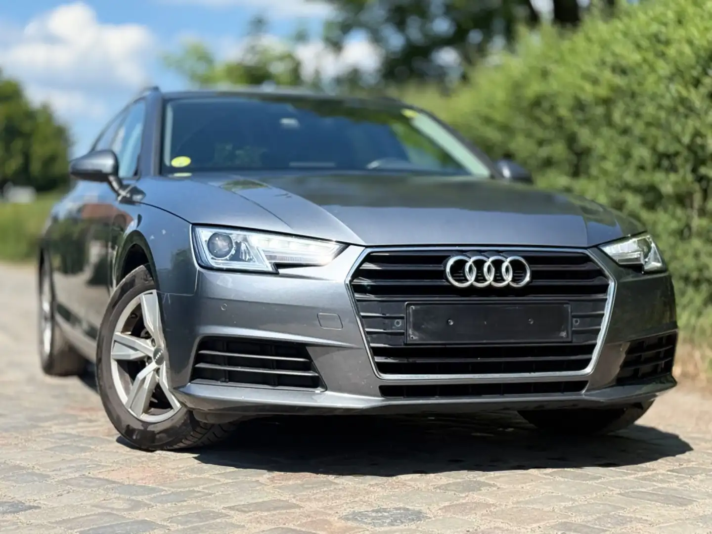 Audi A4 Avant 30 TDI basis*1ERH*KAM*NAVI* Grau - 1