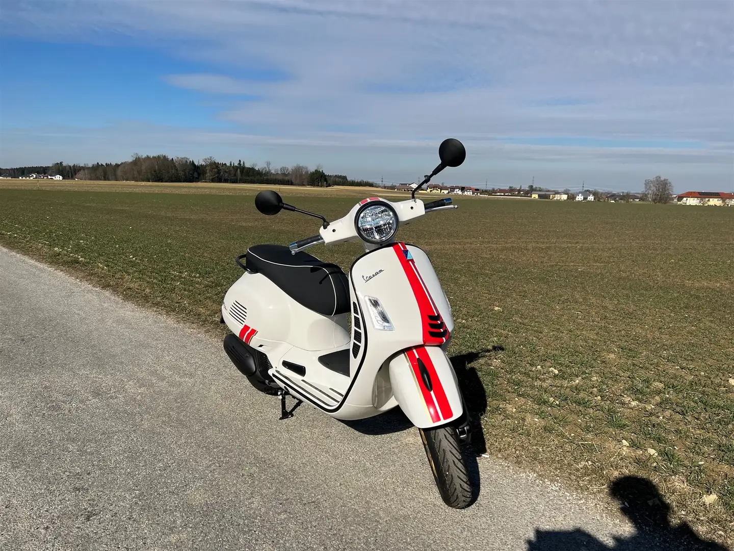 Vespa GTS 300 Weiß - 1