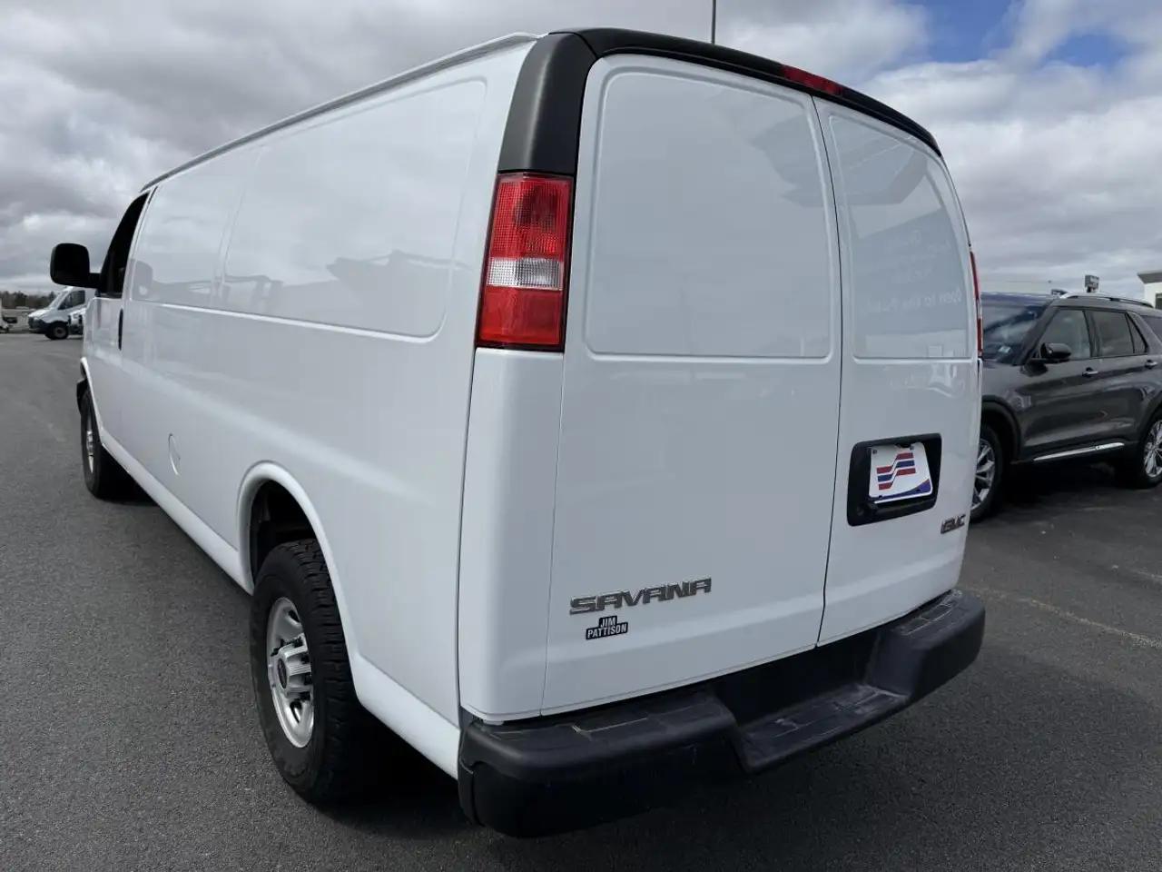 GMC Savana снимка GMC Savana