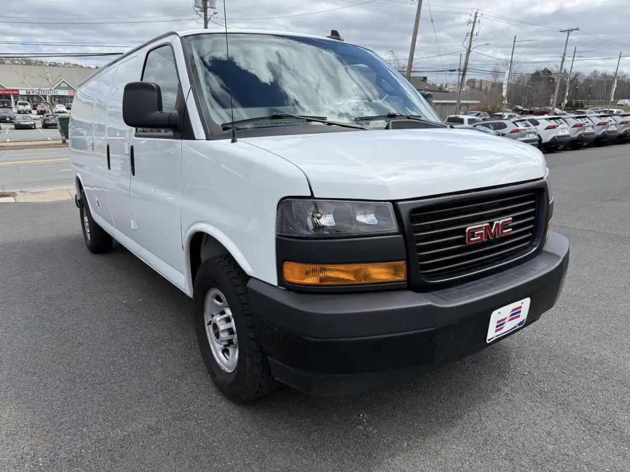 GMC Savana снимка GMC Savana