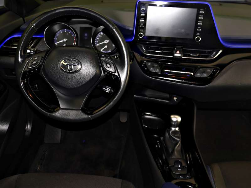 2021 Toyota C-HR LE — снимка 1