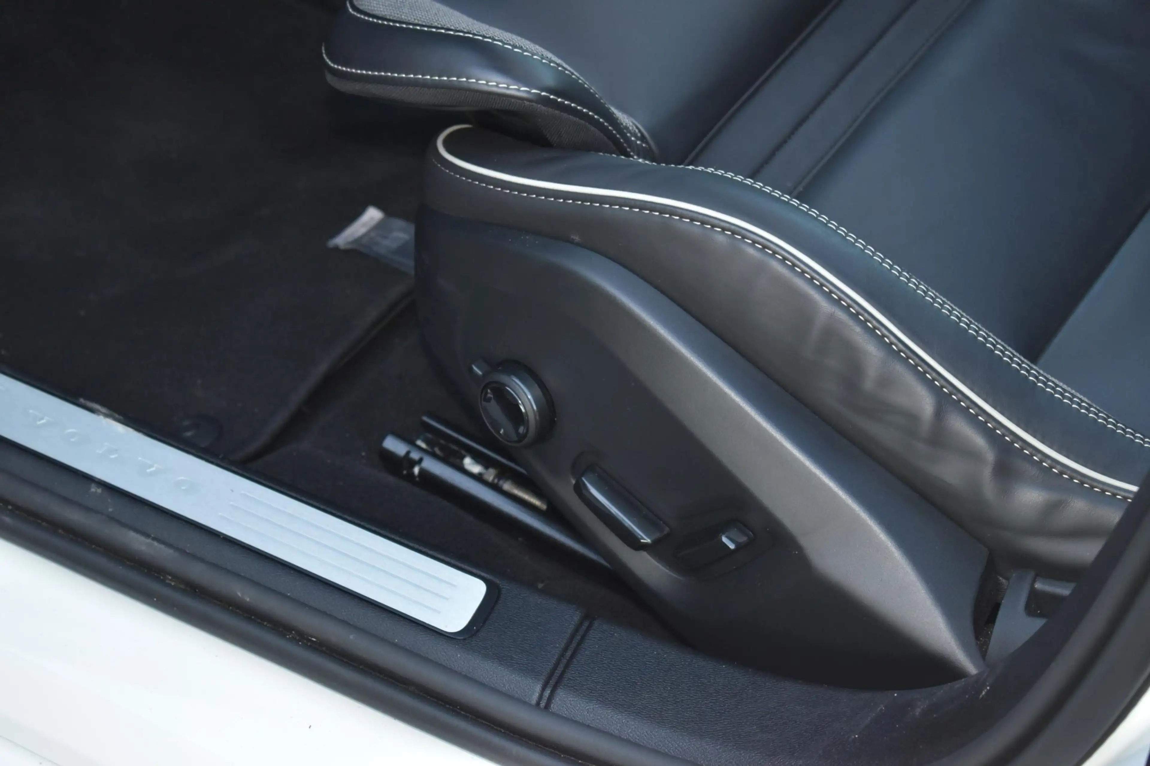 Volvo V60 T8 Plug-in hybrid AWD Plus Dark | Trekhaak | Panor — photo 12