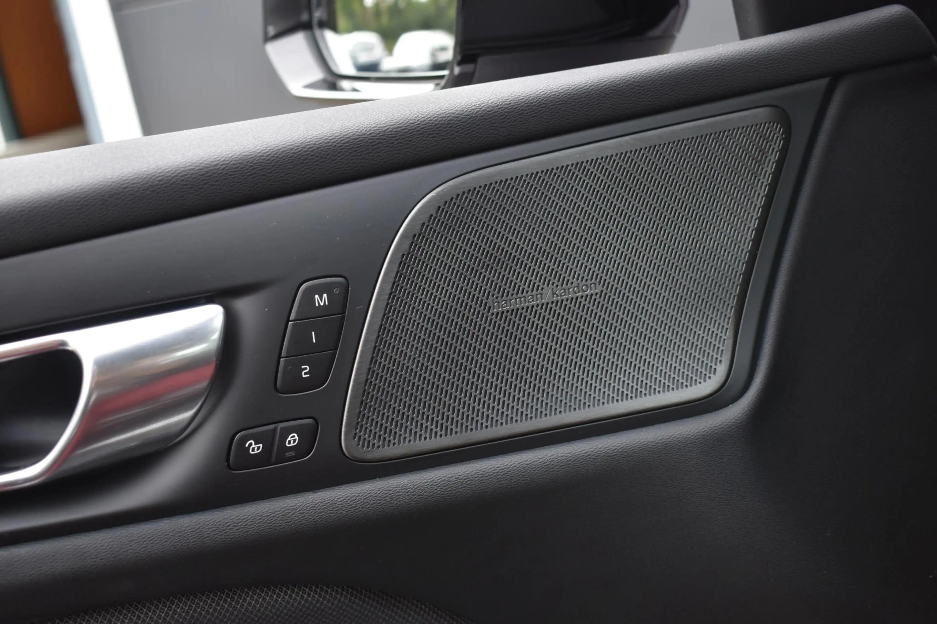 Volvo V60 T8 Plug-in hybrid AWD Plus Dark | Trekhaak | Panor — photo 14