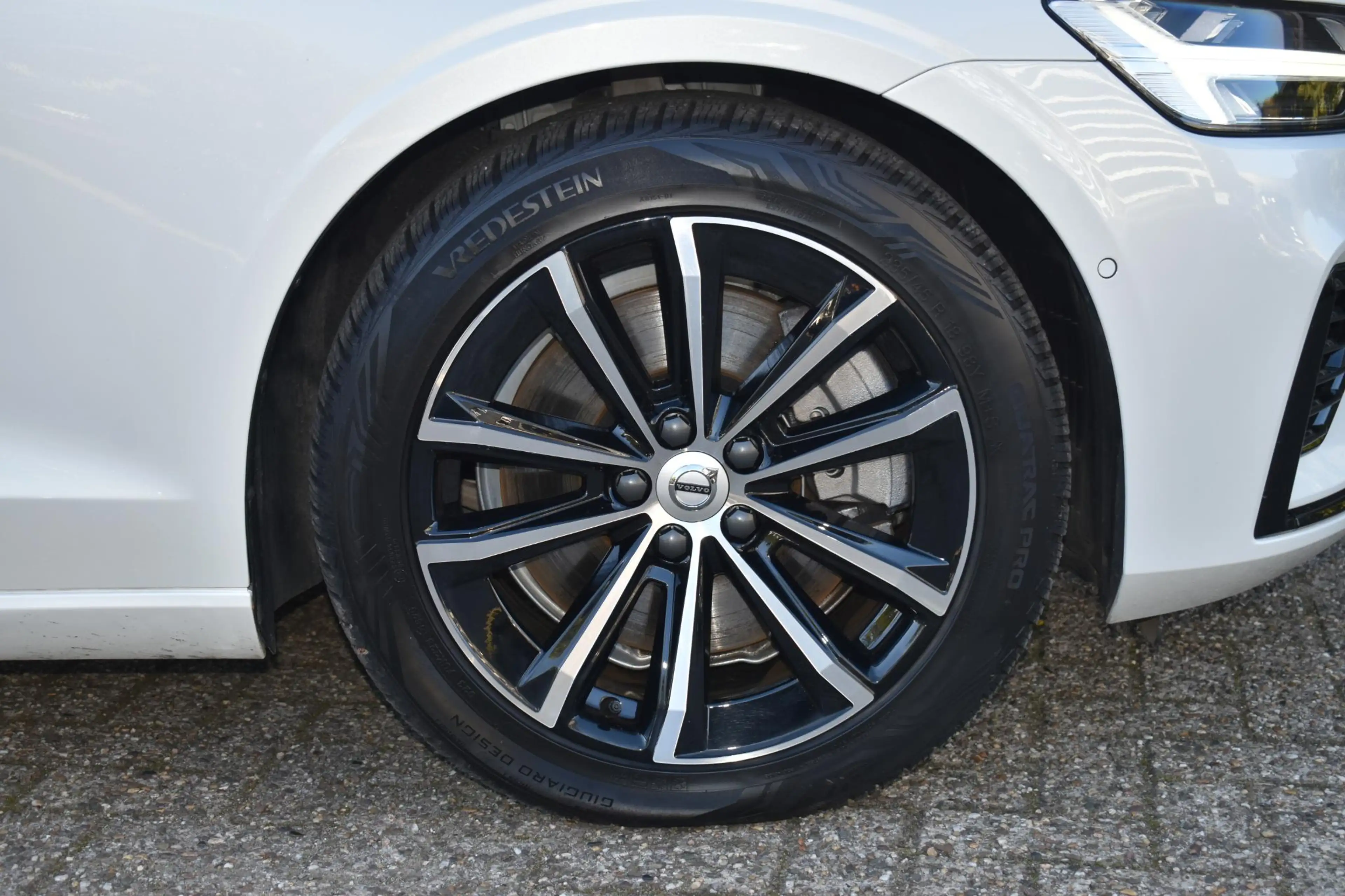 Volvo V60 T8 Plug-in hybrid AWD Plus Dark | Trekhaak | Panor — photo 10
