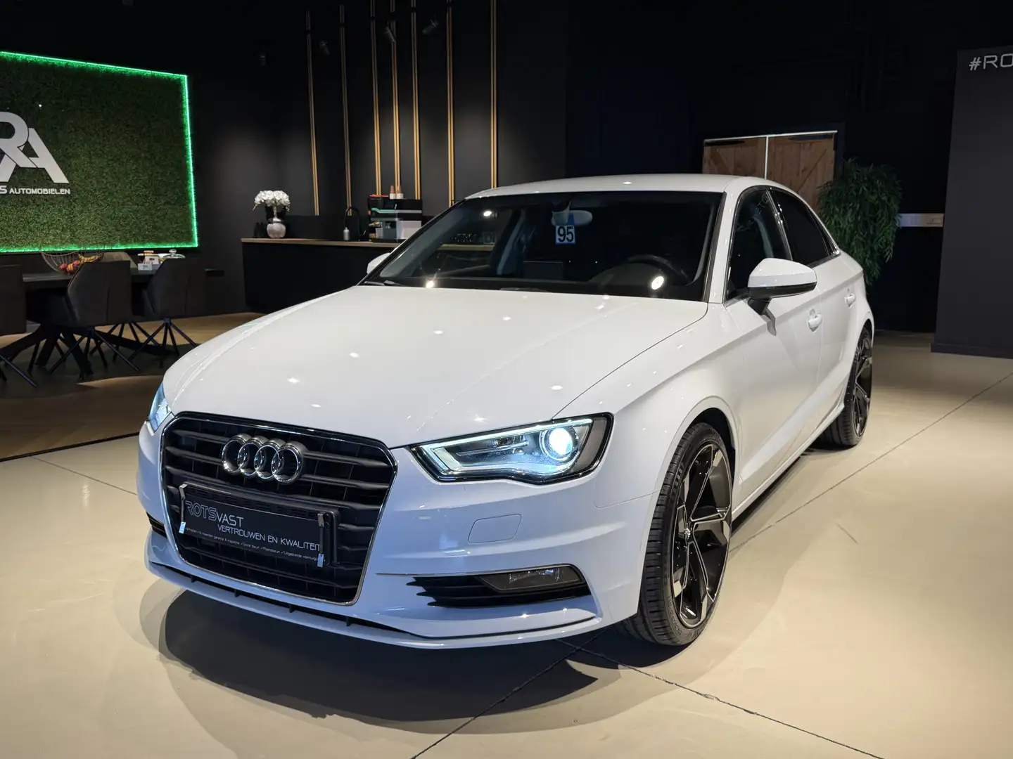 Audi A3 Limousine 1.4 TFSI CoD ProlinePLUS Navi|Cruis|Medi Blanc - 2