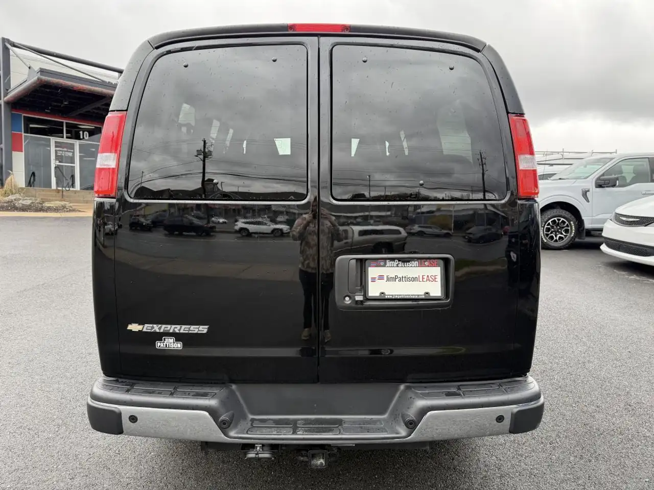 Chevrolet Express Passenger снимка Chevrolet Express Passenger