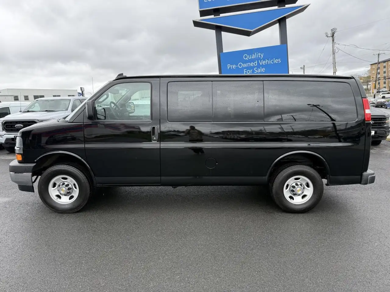 Chevrolet Express Passenger снимка Chevrolet Express Passenger