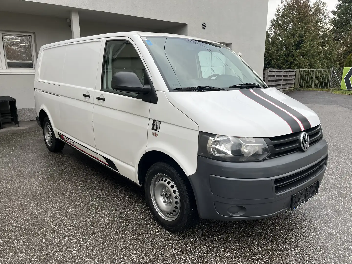 Volkswagen T5 Transporter - 1