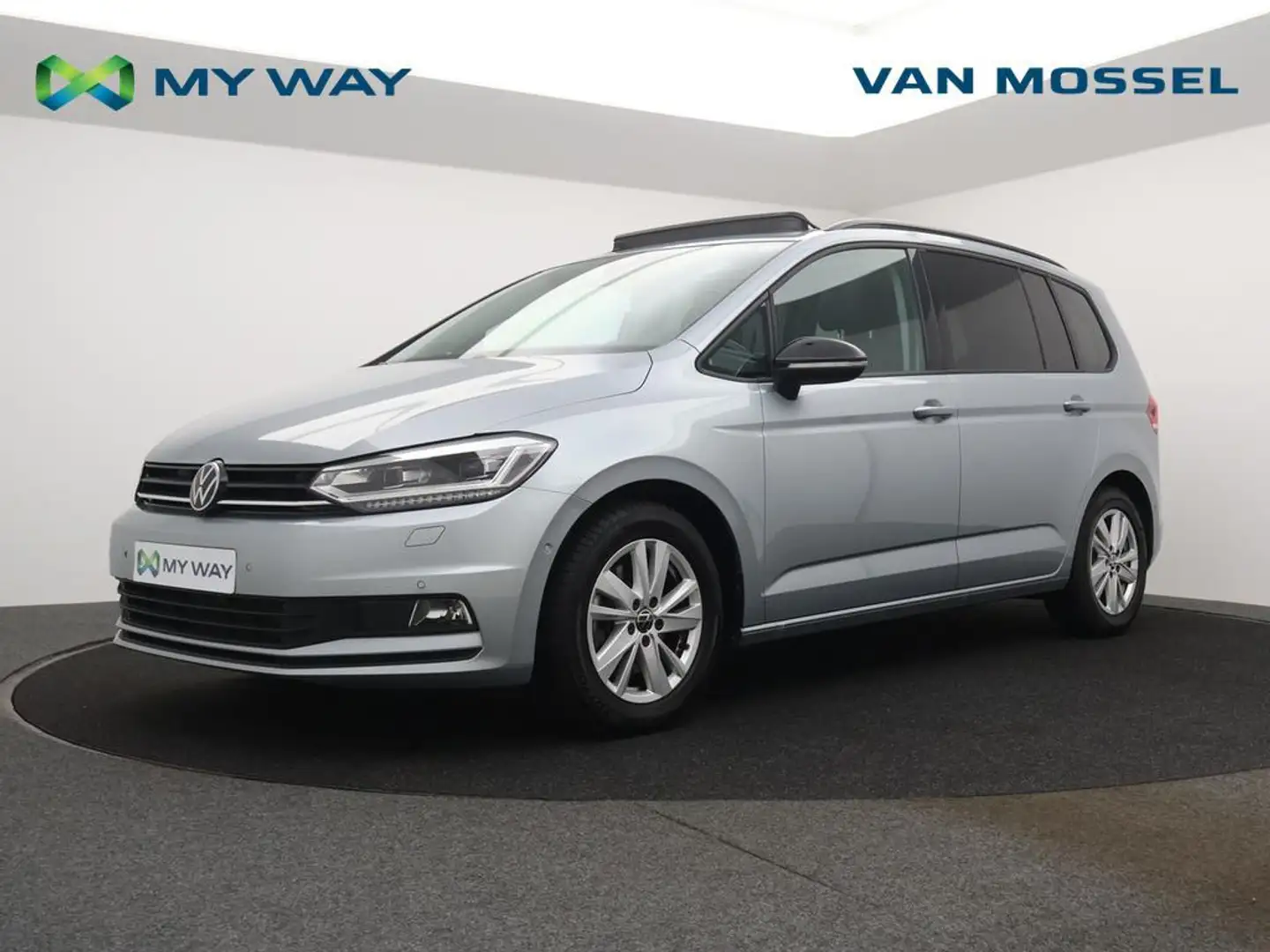 Volkswagen Touran Touran 1.5TSI Highline Business *7 ZITPLAATSEN*PANO DAK*ALCANTARA*NAVI*APP CONNECT*BLTH*CRUISE*PDC*DIGITAL DASHBOARD*... Zilver - 1