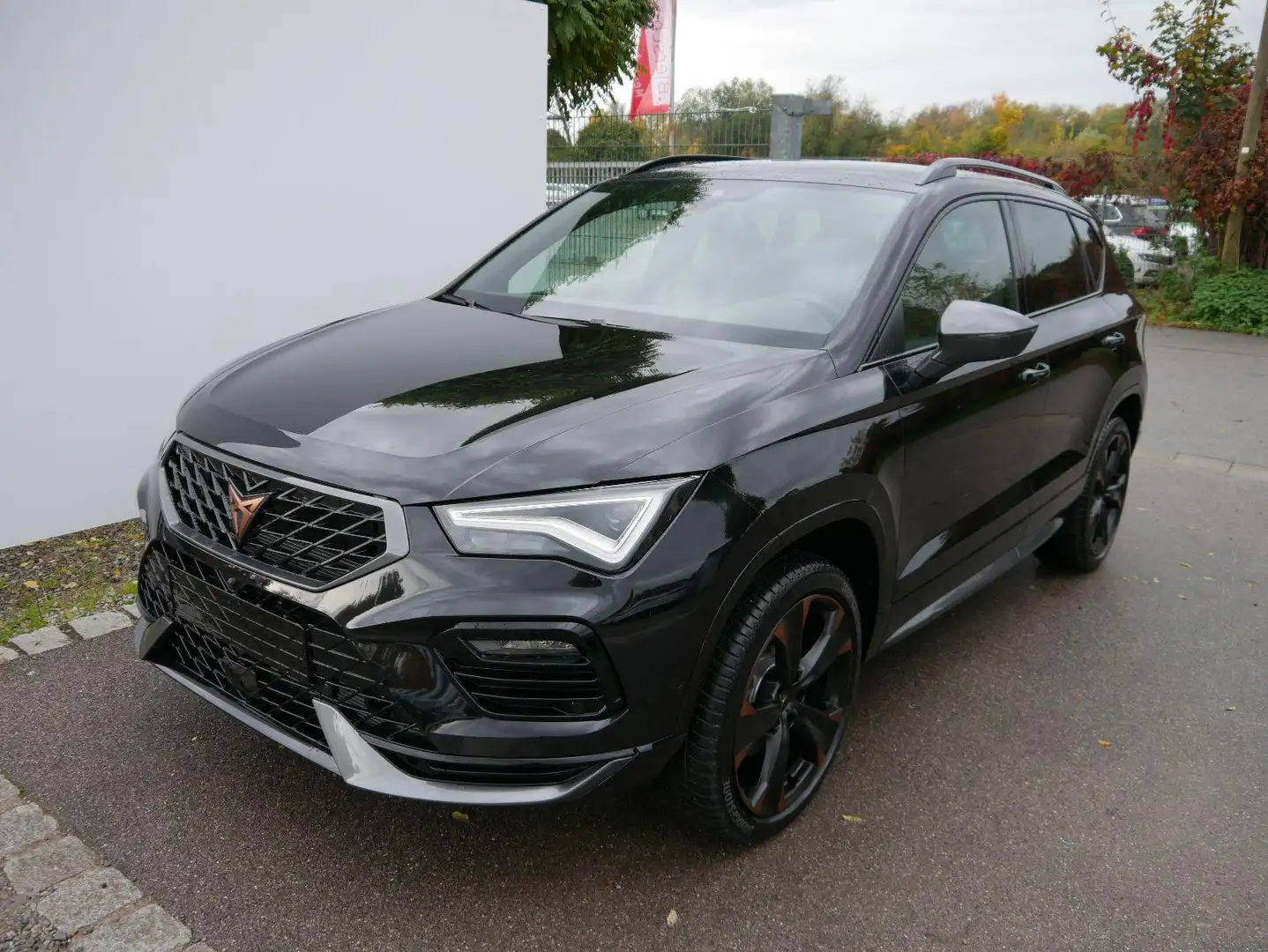 CUPRA Ateca 2,0 TSI DSG 4x4*AHK-SCHWENKBAR*NAVI*PDC*KAMERA*... Schwarz - 1