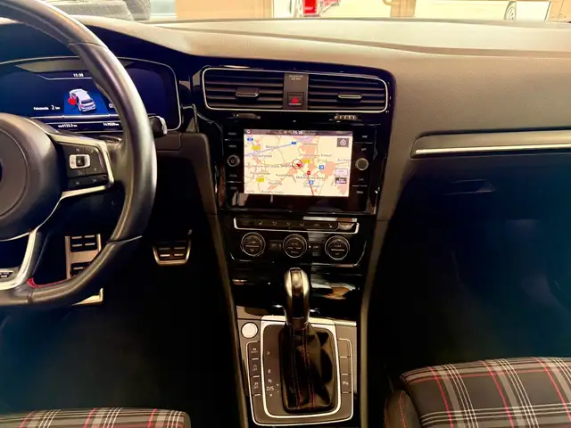 Volkswagen Golf view 14
