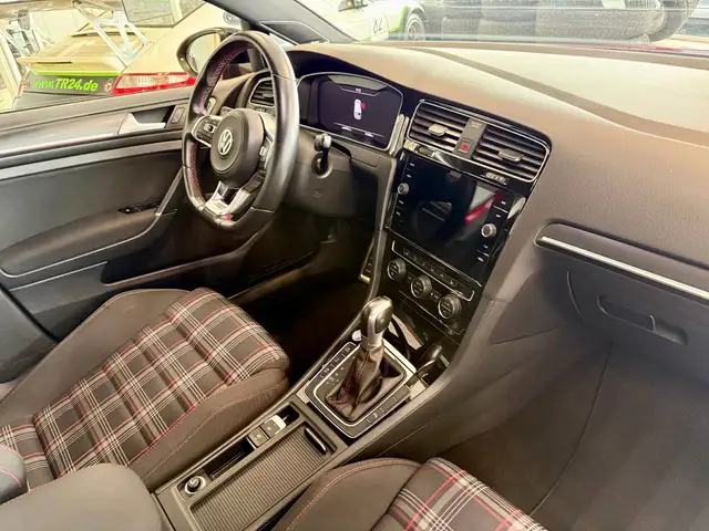 Volkswagen Golf view 11