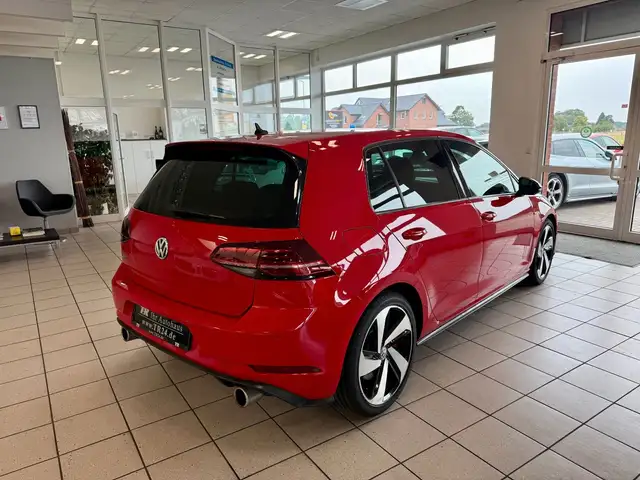Volkswagen Golf view 5