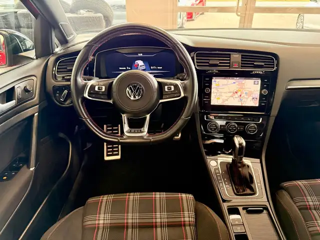 Volkswagen Golf view 13