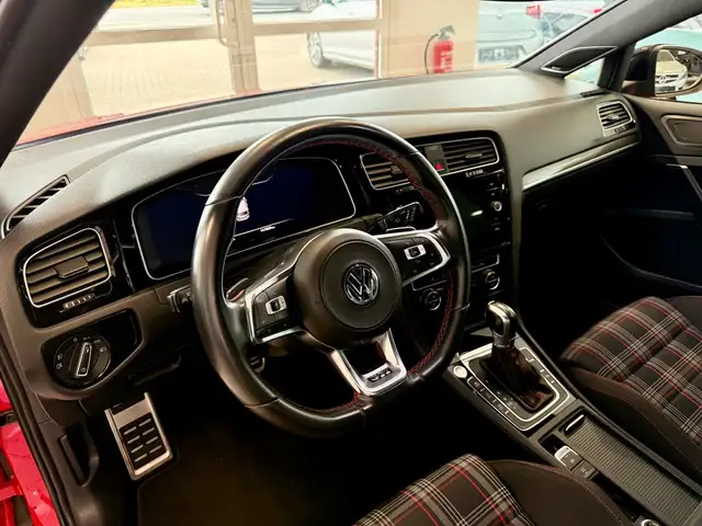 Volkswagen Golf view 12