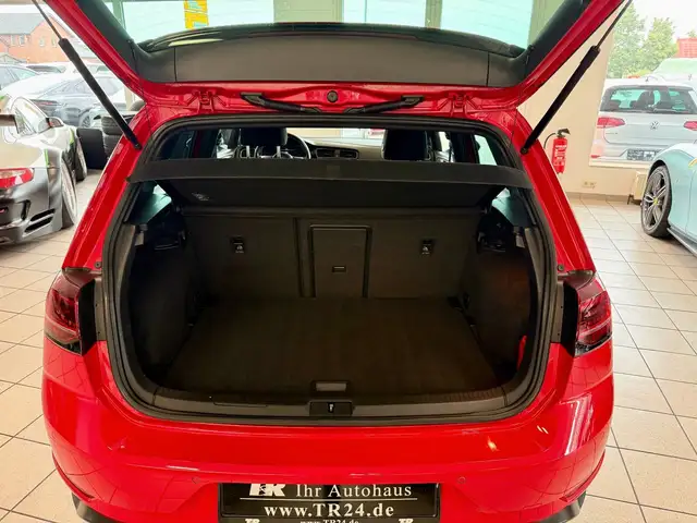 Volkswagen Golf view 8