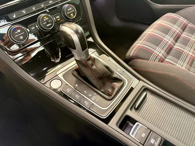 Volkswagen Golf view 15