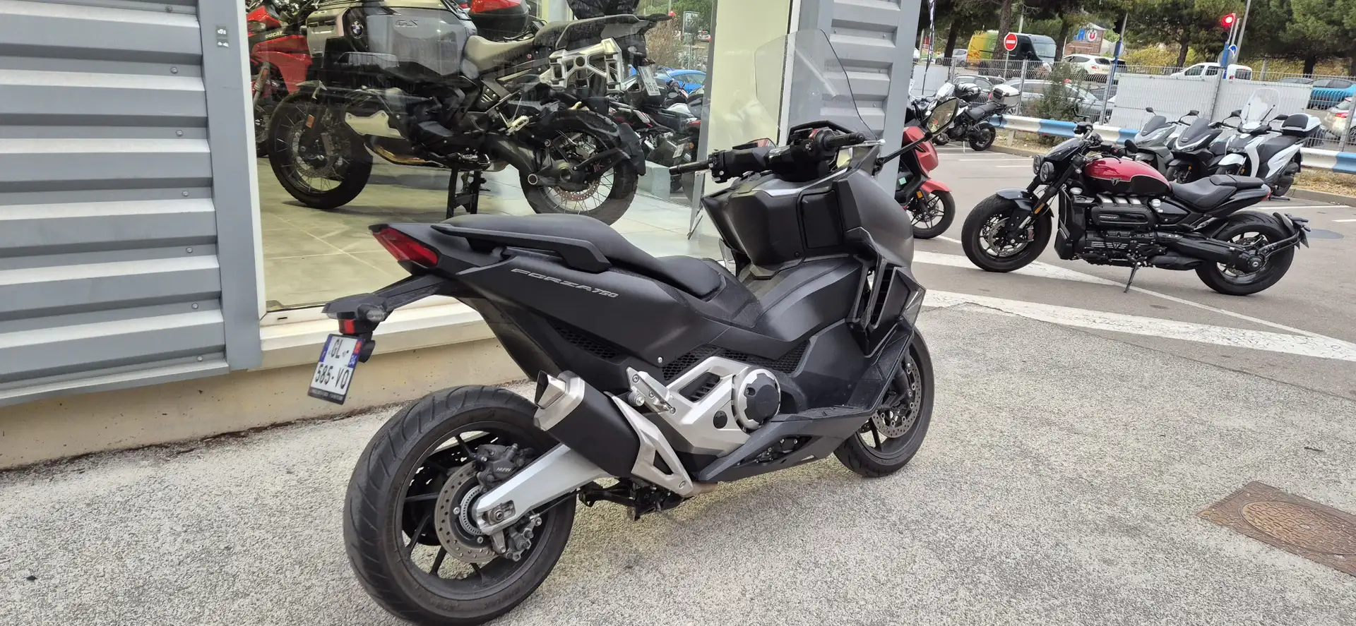 Honda Forza 750 Schwarz - 2