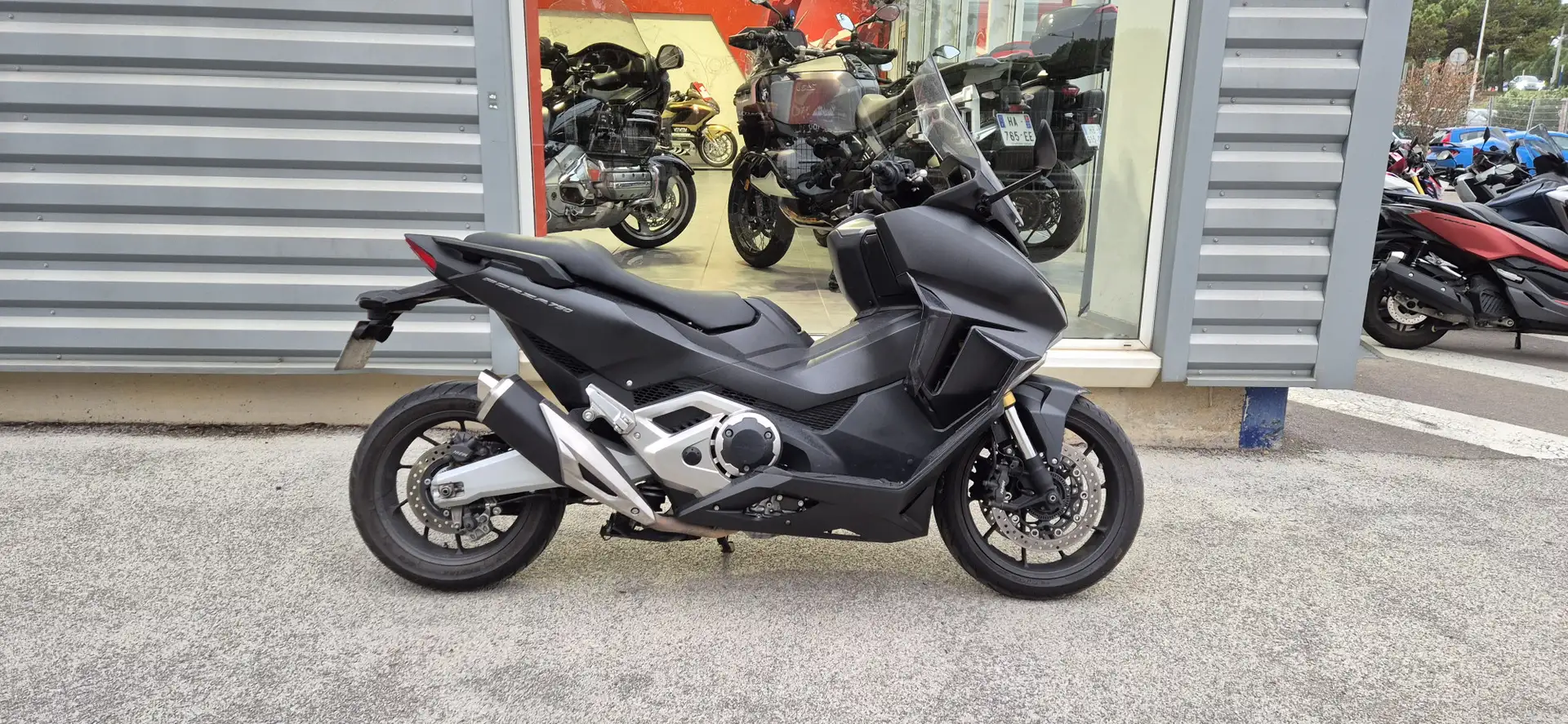 Honda Forza 750 Schwarz - 1