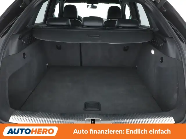 Audi Q3 view 18