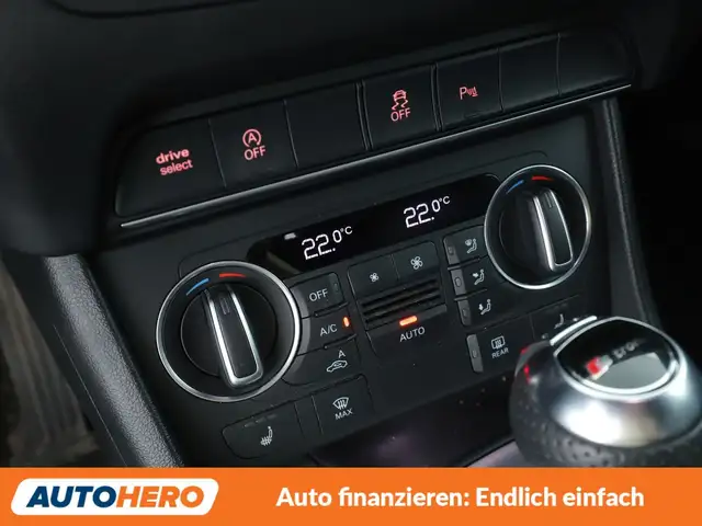 Audi Q3 view 23