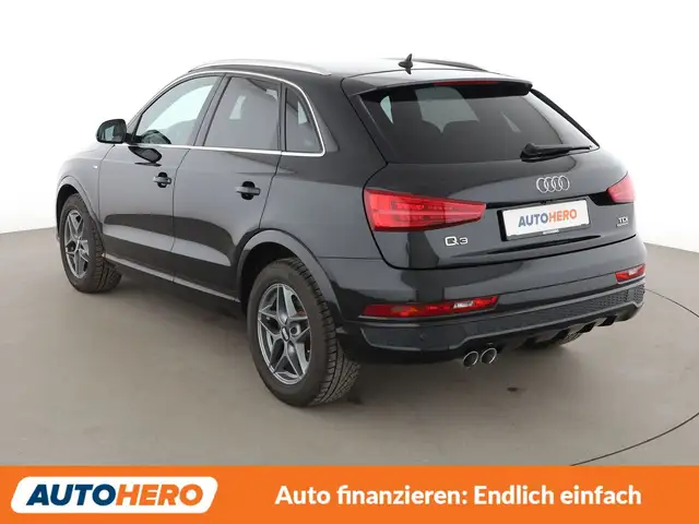 Audi Q3 view 4