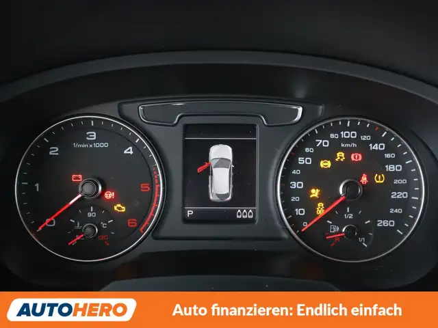 Audi Q3 view 20