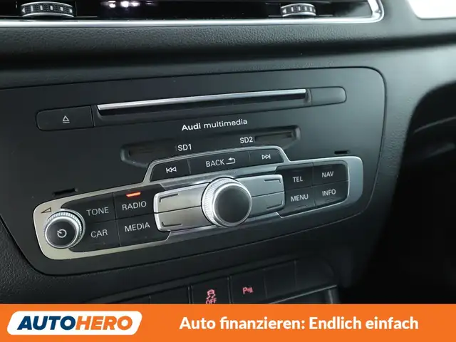 Audi Q3 view 22