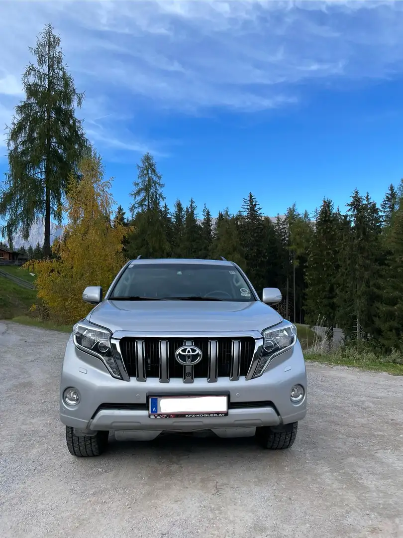 Toyota Land Cruiser Landcruiser 2,8 D-4D 4WD City Aut. - 2