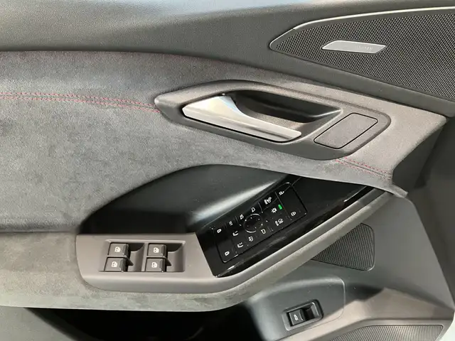 Audi E-Tron view 8