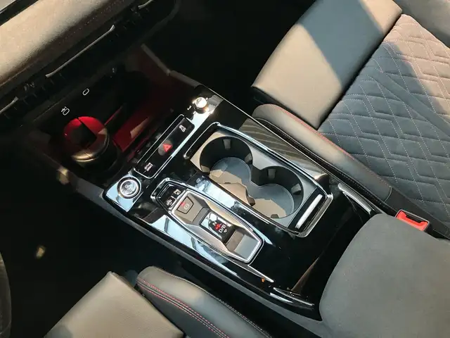 Audi E-Tron view 11