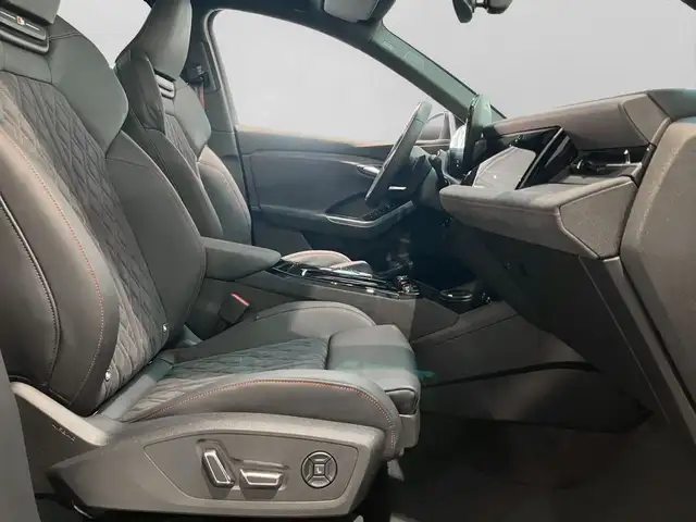 Audi E-Tron view 4