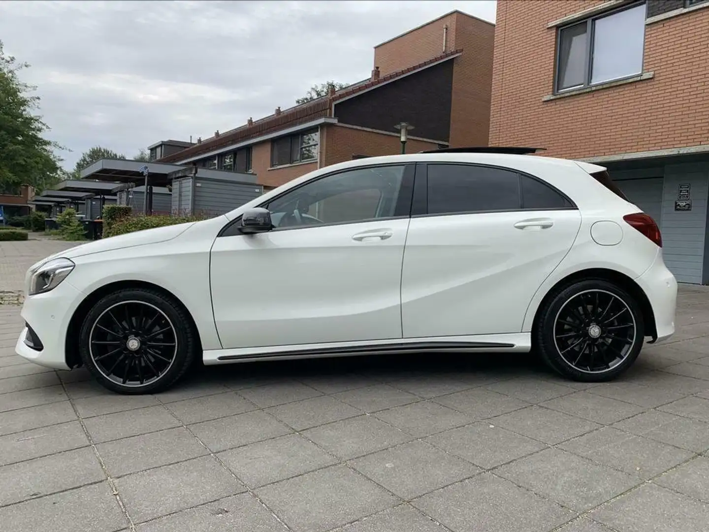 Mercedes-Benz A 220 A 220 4Matic 7G-DCT AMG 4matic Panorama Keyless Go - 1