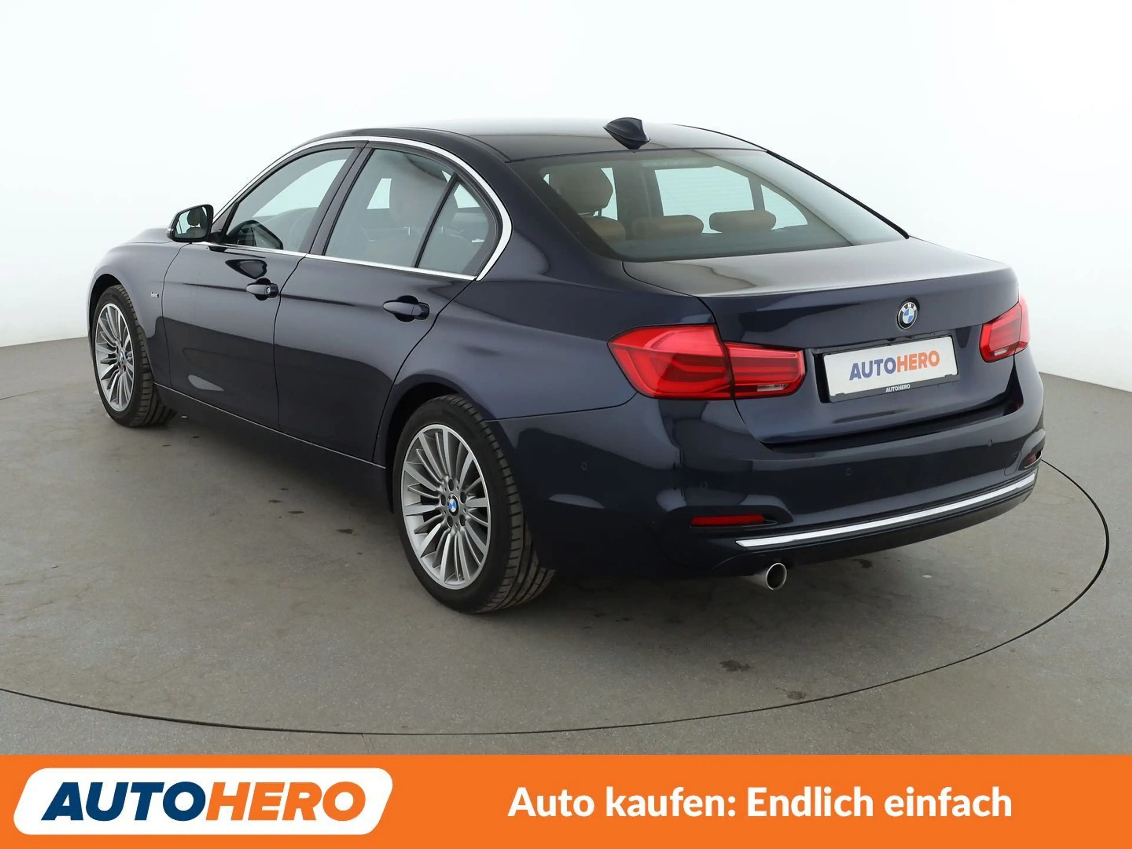 BMW 318 318d Luxury Line Aut.*NAVI*LED*HUD*H&K*CAM*PDC* — photo 4