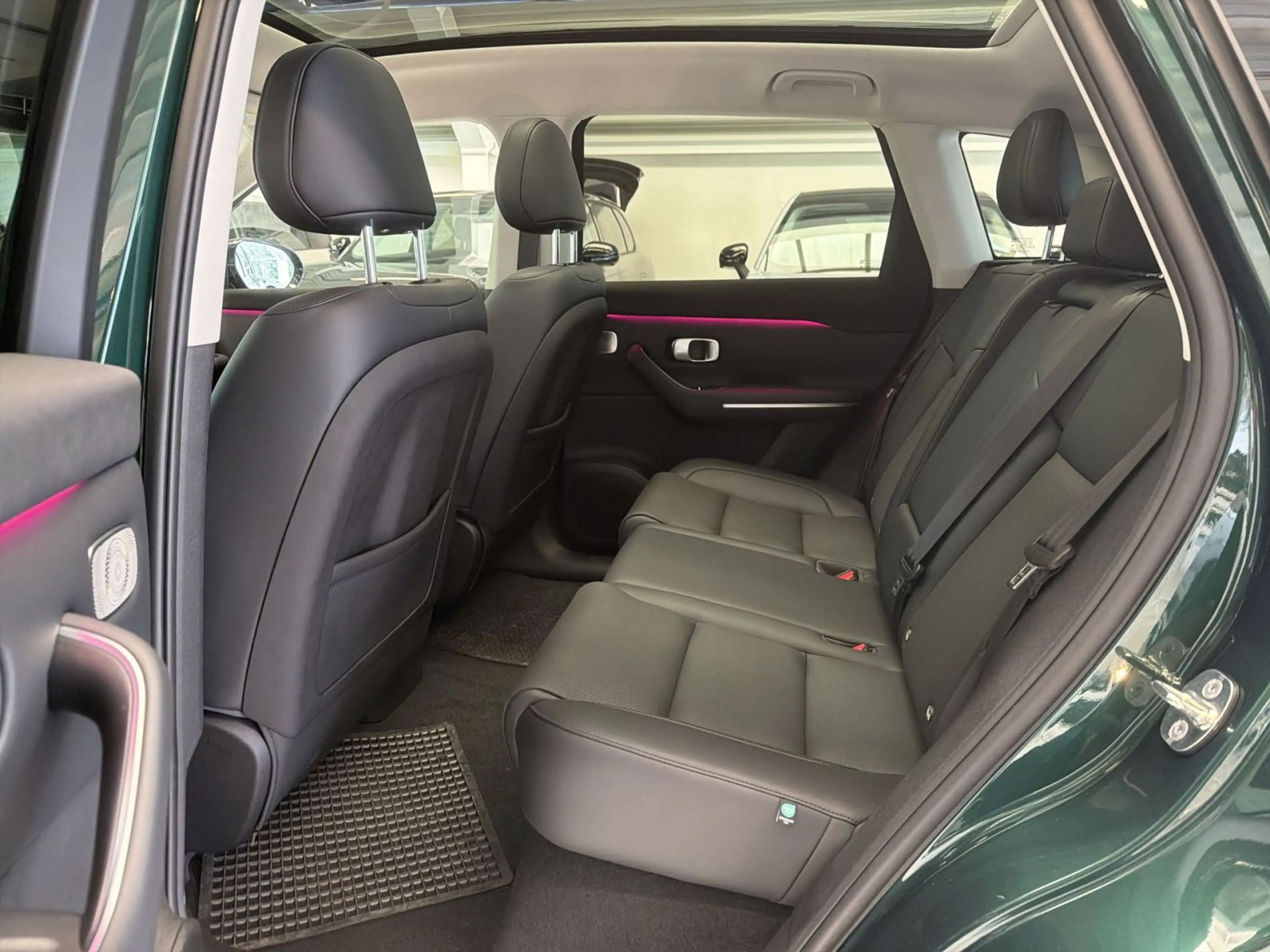 Leapmotor C10 158 kW REEV Design — photo 13