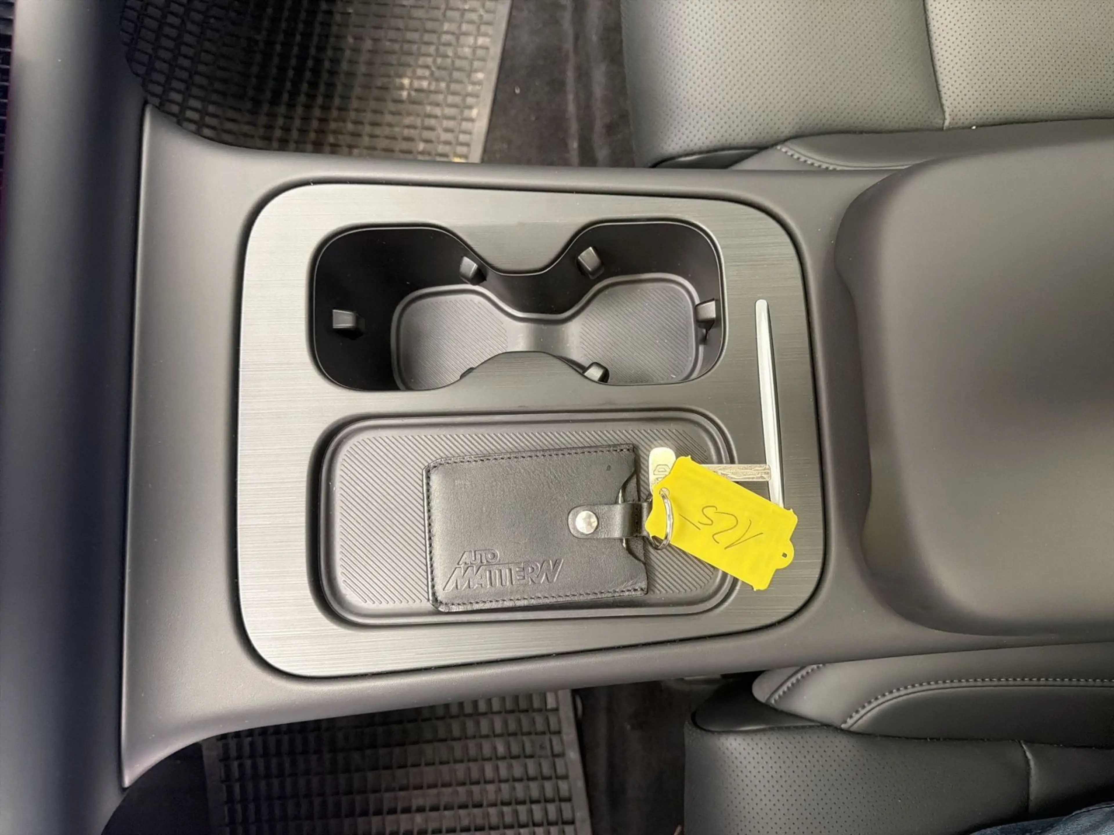 Leapmotor C10 158 kW REEV Design — photo 15