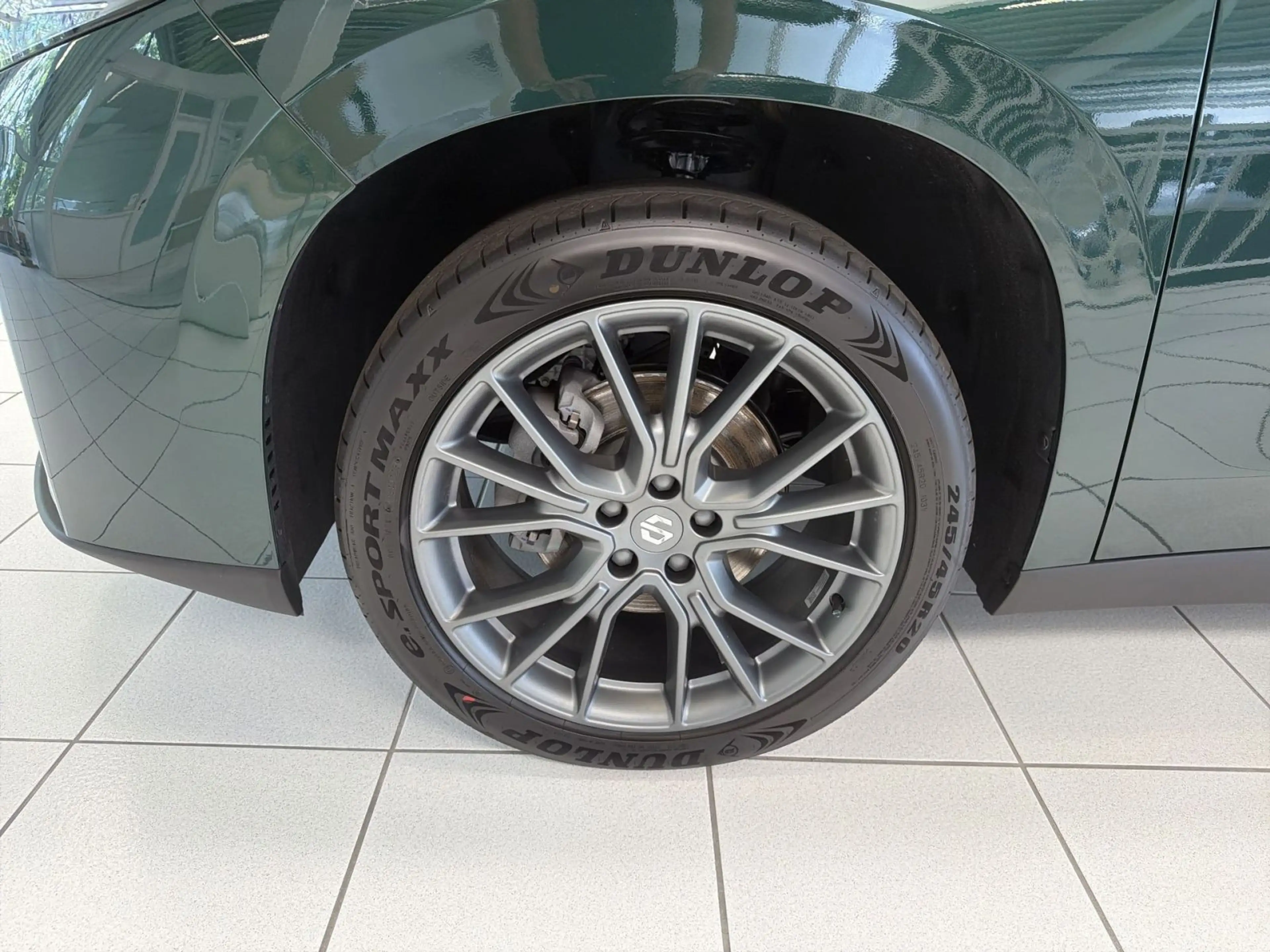 Leapmotor C10 158 kW REEV Design — photo 11