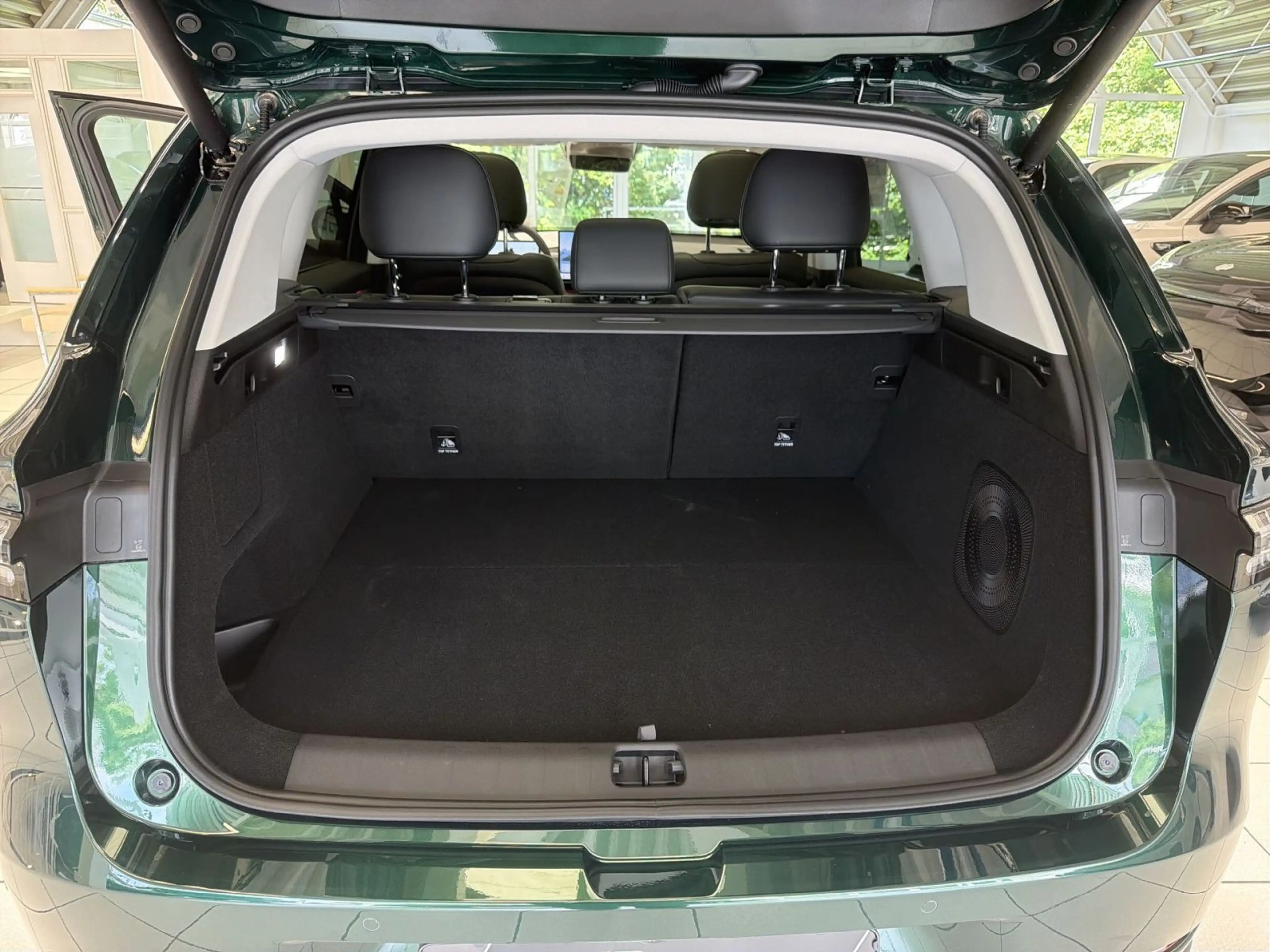 Leapmotor C10 158 kW REEV Design — photo 10