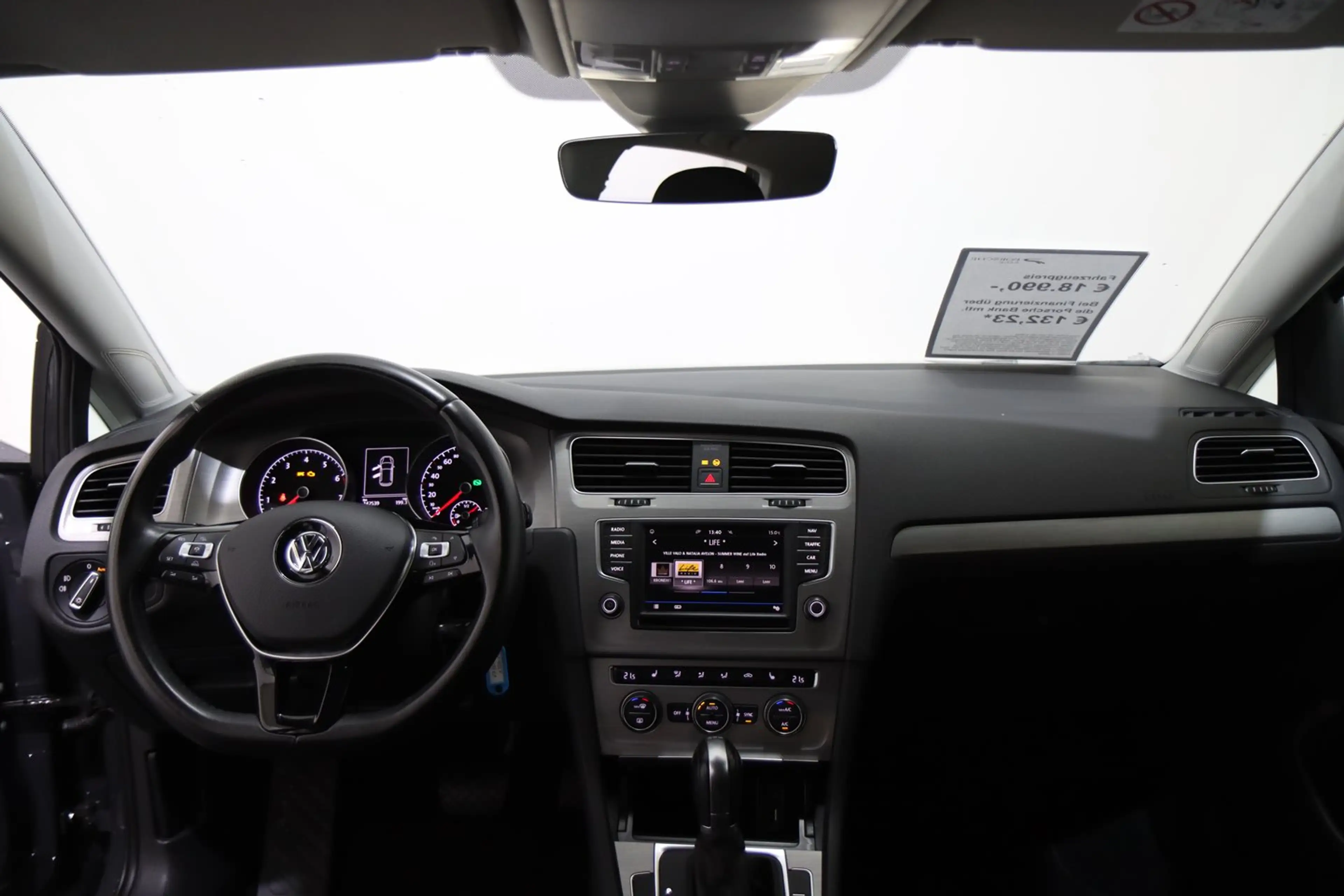 Volkswagen Golf Rabbit TSI DSG — photo 8