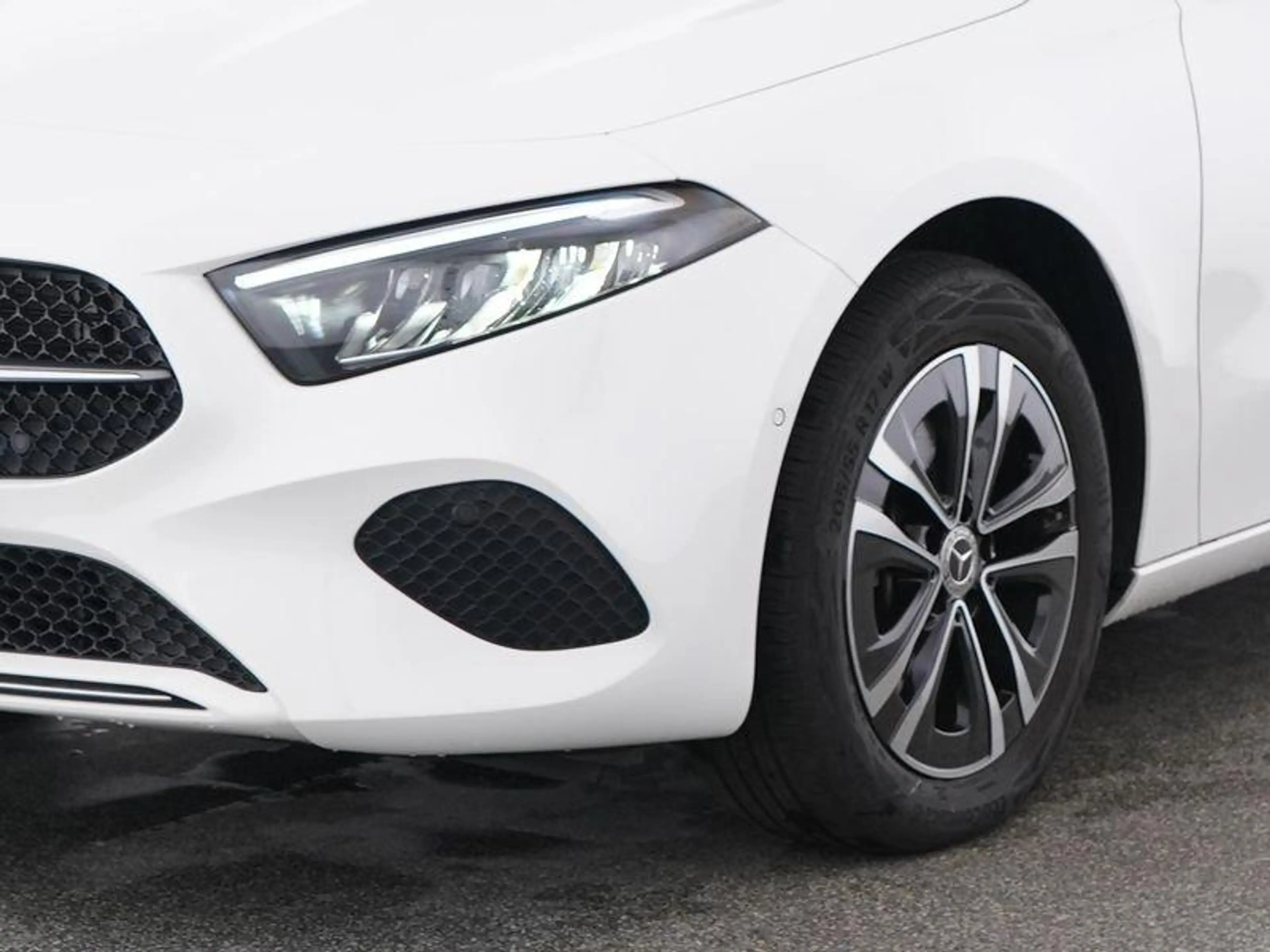 Mercedes-Benz A 250 e Hatchback Luxury Line | Smartphone Integratie | — photo 3