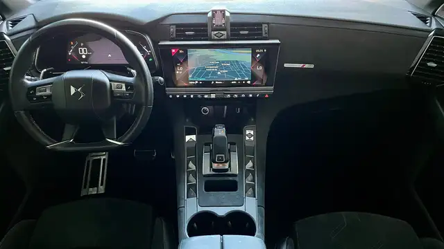 DS Automobiles DS 7 Crossback view 10