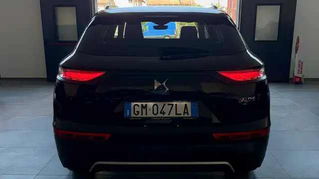 DS Automobiles DS 7 Crossback view 8